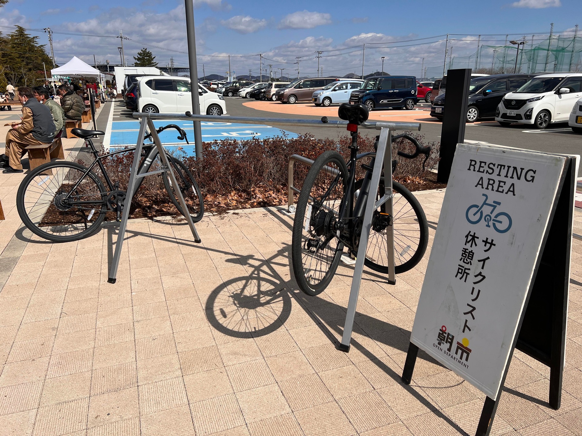 朝市会場の休憩スペース
